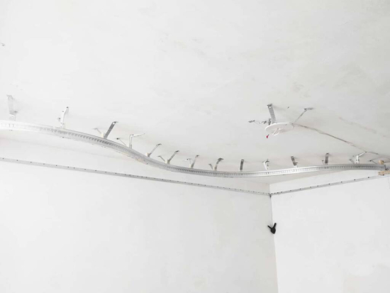 Глянцеві натяжні стелі